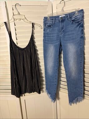 Two piece outfit including Nature Denim jeans and an En Crėme Tank